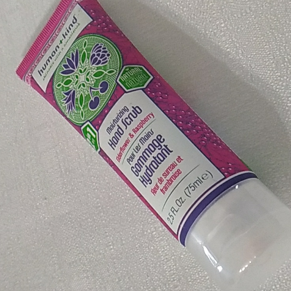 Human + Kind Moisturizing Hand Scrub Elderflower & Raspberry - Picture 6 of 6